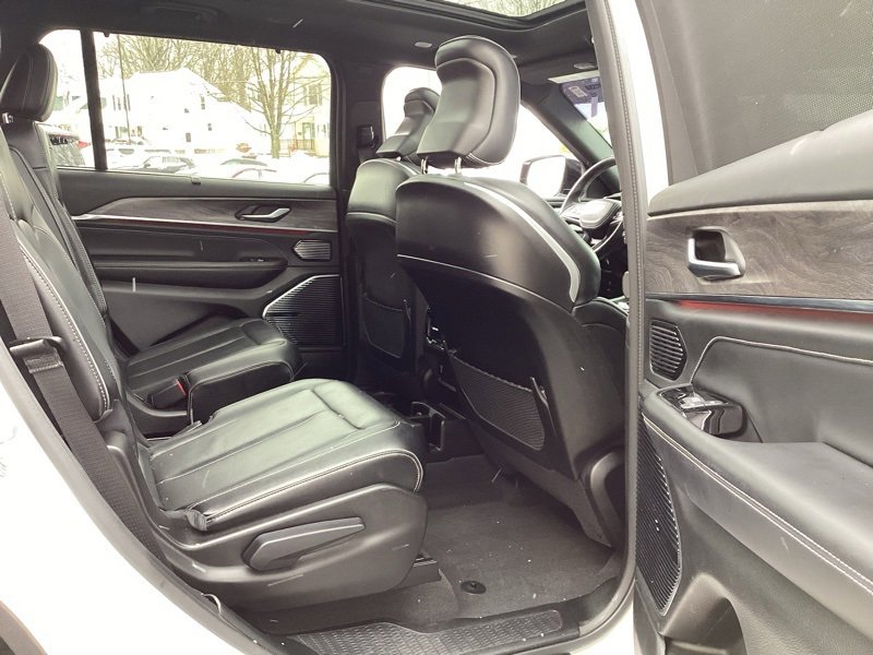 Used 2021 Jeep Grand Cherokee L Overland w/ Luxury Tech Group IV image 17