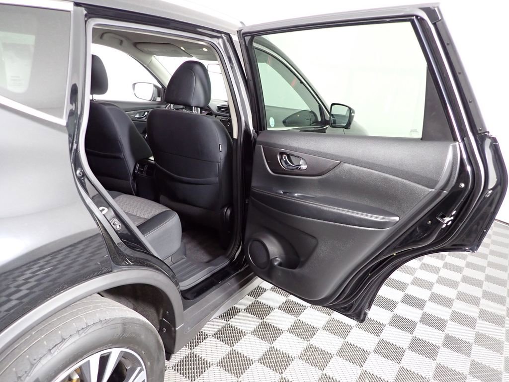 Used 2020 Nissan Rogue SV w/ Premium Package AWD/4WD image 40