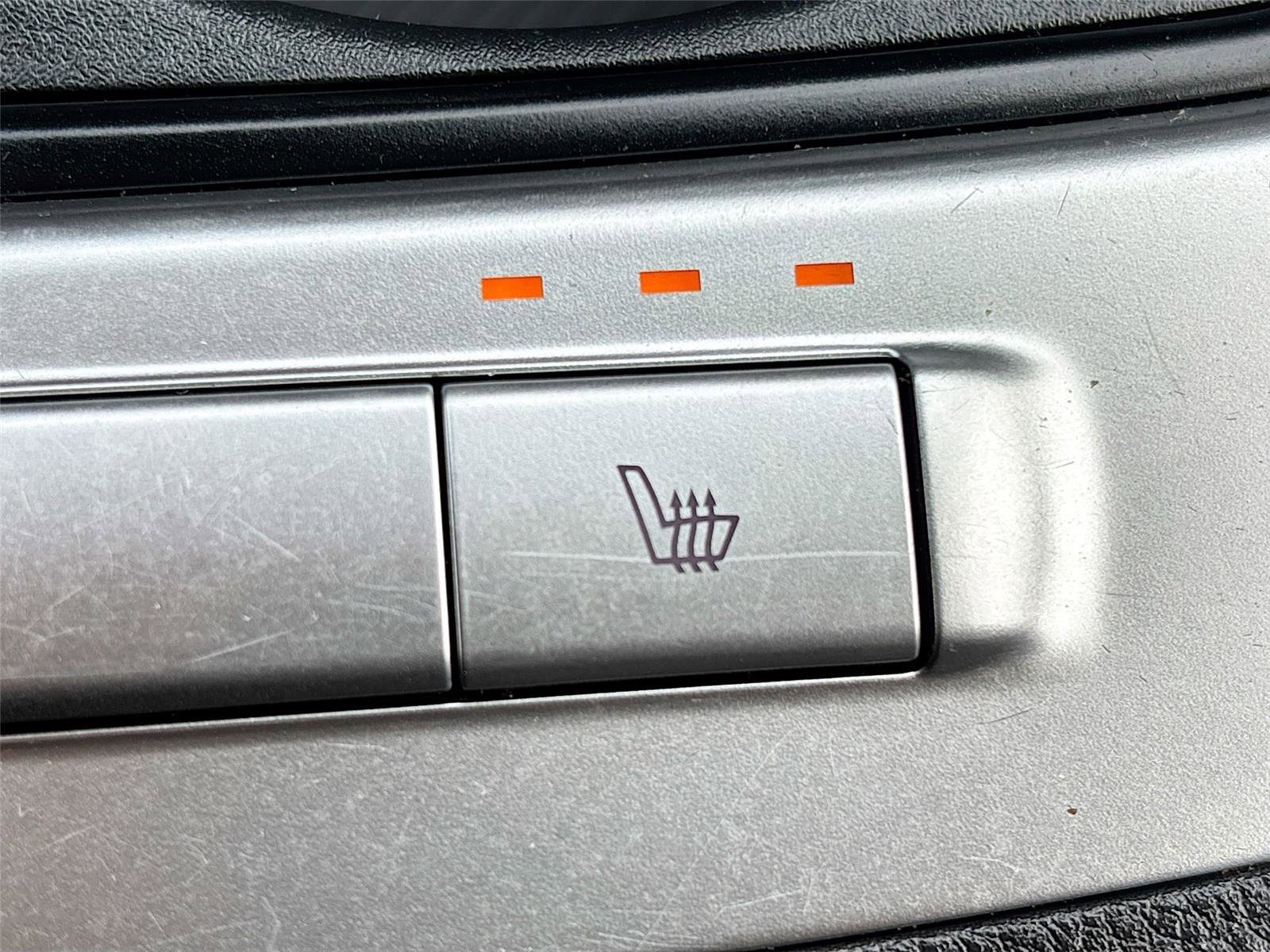 Used 2025 Kia Carnival image 20