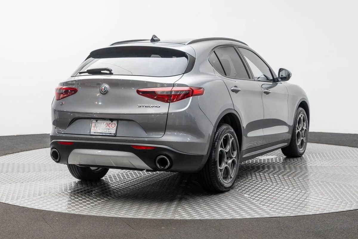 Used 2018 Alfa Romeo Stelvio Sport w/ Quick Order Package 22J Sport image 5