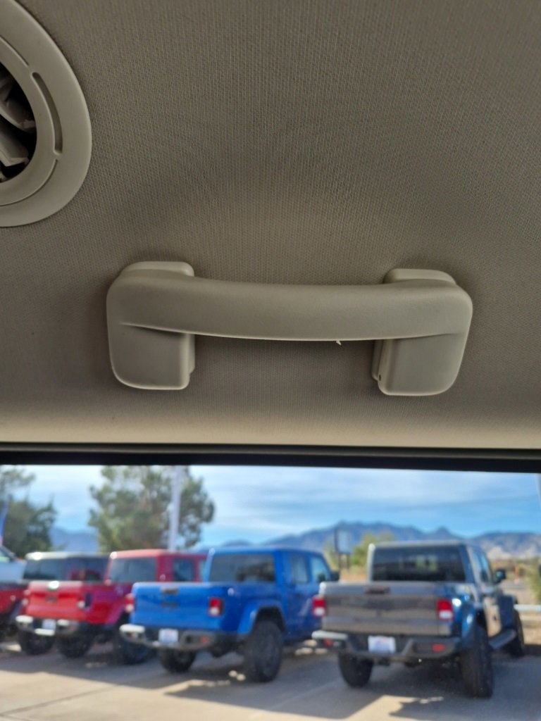 Used 2020 Dodge Grand Caravan SE w/ UConnect Hands-Free Group image 51