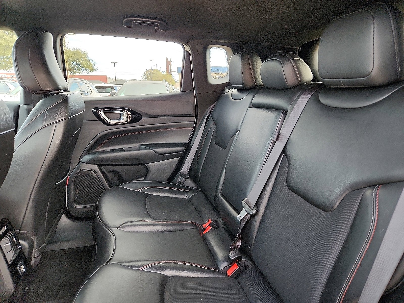 Used 2023 Jeep Compass Trailhawk image 11