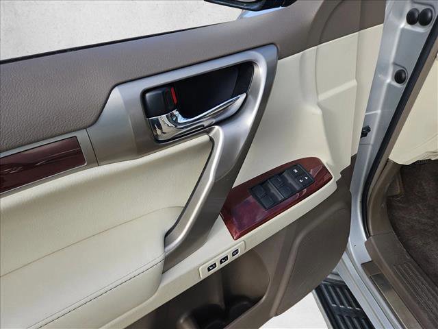 Used 2013 Lexus GX 460 Premium image 11