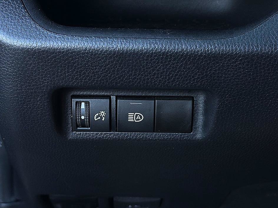 Used 2023 Toyota RAV4 LE AWD/4WD image 21