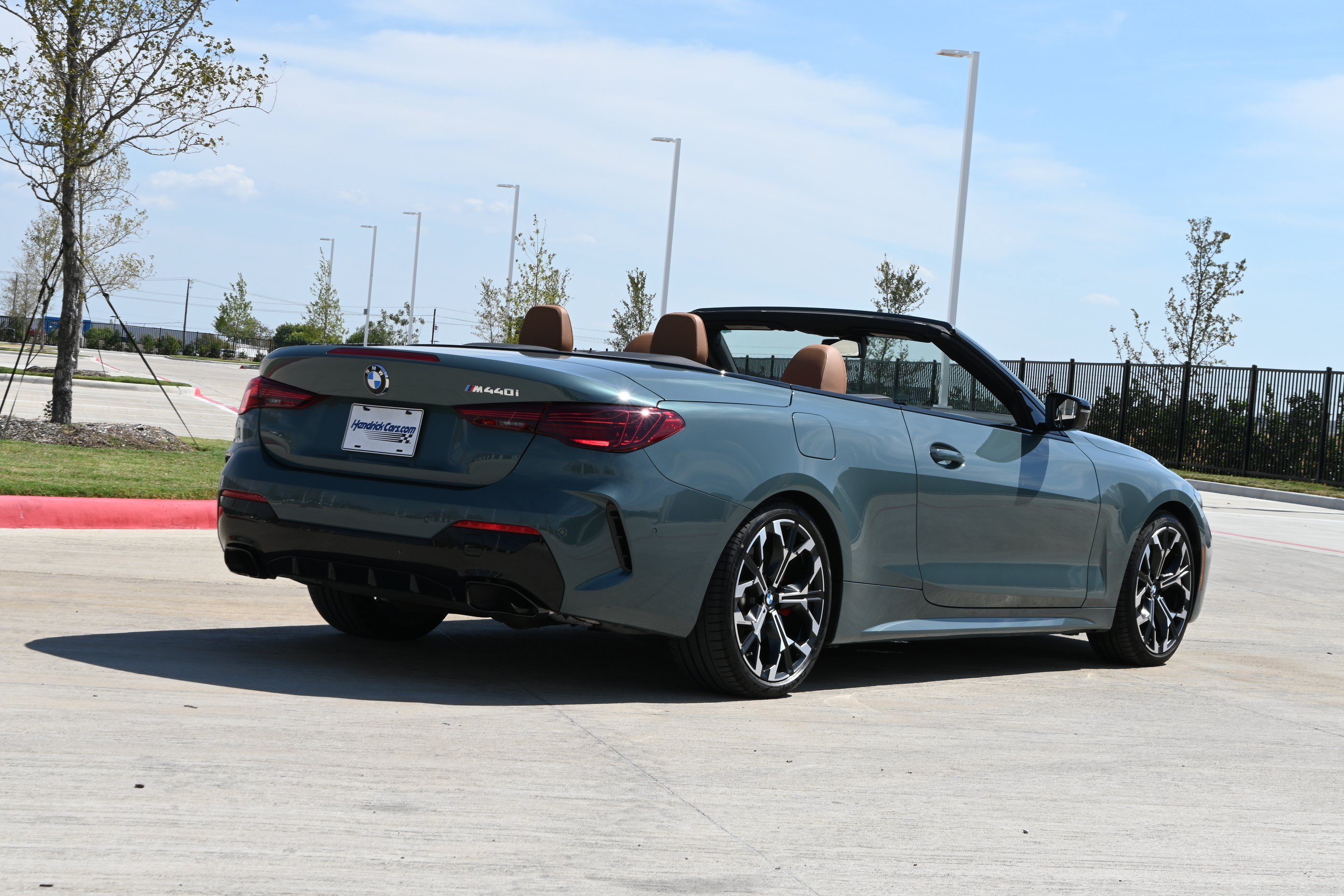 Used 2026 BMW M440i Convertible w/ Premium Package RWD image 9