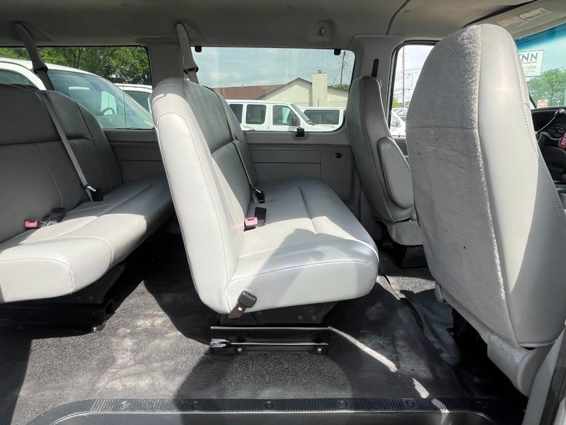 Used 2008 Ford E-350 and Econoline 350 Extended Wagon Super Duty RWD image 6