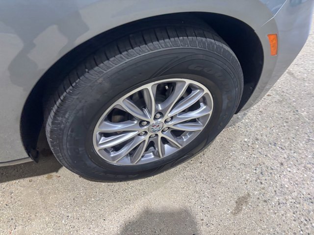 Used 2024 Buick Enclave Premium image 10