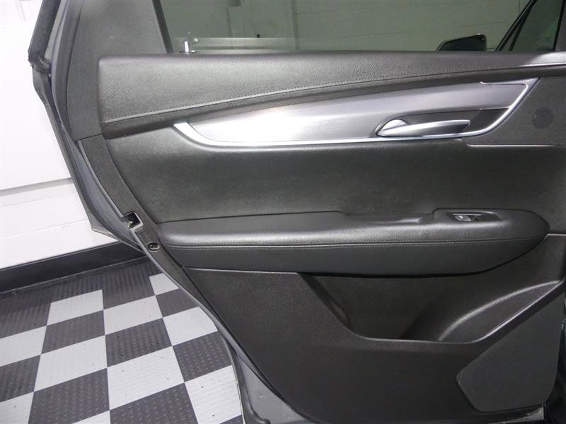 Used 2018 Cadillac XT5 Luxury w/ Driver Awareness Package image 26