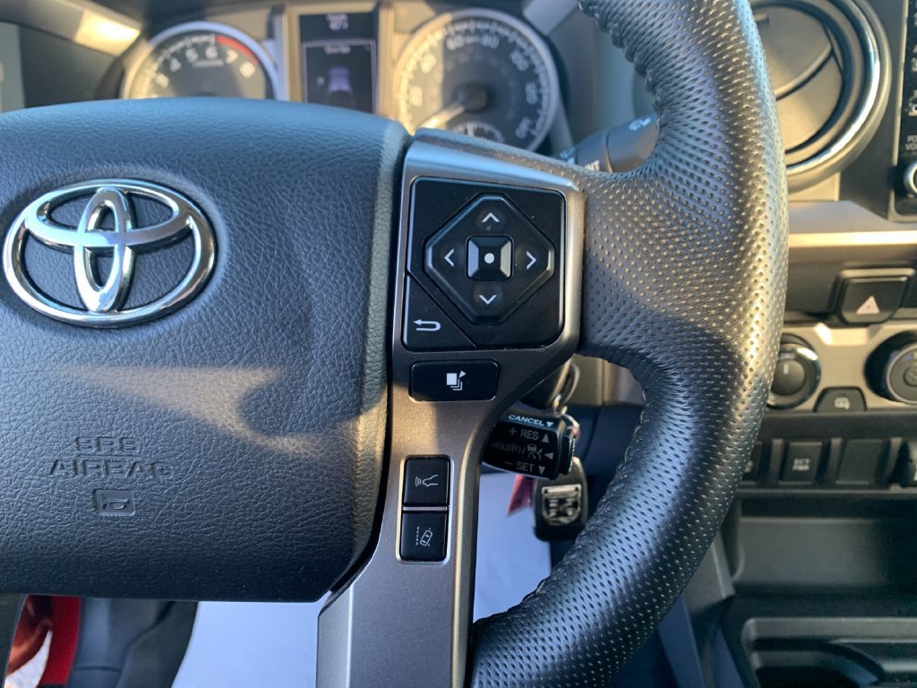 Used 2022 Toyota Tacoma SR5 w/ Technology Package AWD/4WD image 28