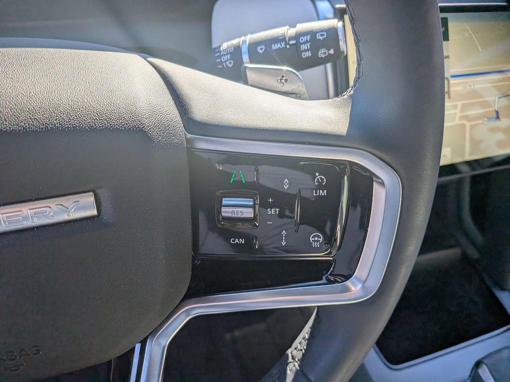 Used 2024 Land Rover Discovery Sport Dynamic SE image 17