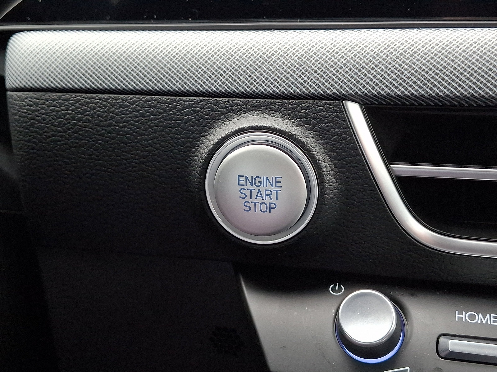 Used 2025 Hyundai Sonata SE FWD image 24