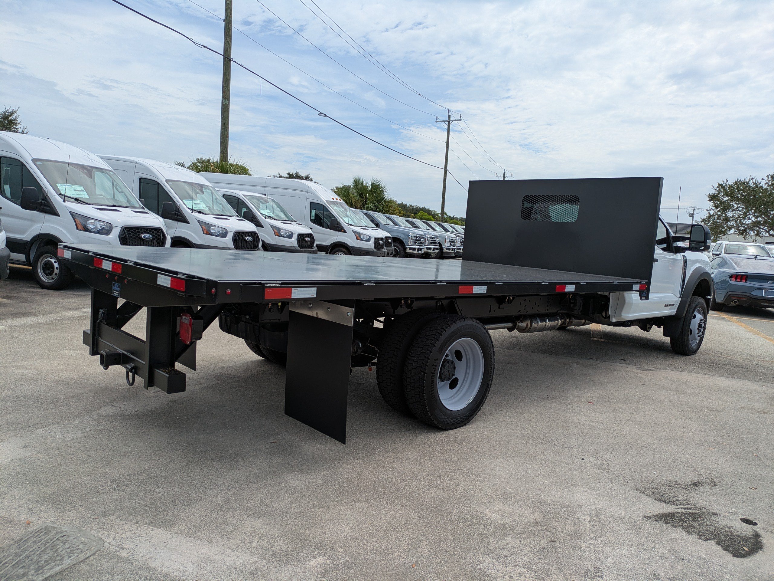 Certified 2024 Ford F550 4x4 Regular Cab Super Duty image 4