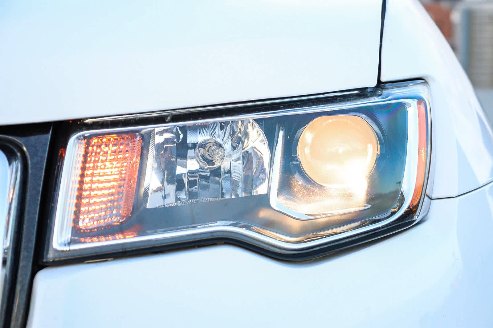 Used 2019 Jeep Grand Cherokee Laredo w/ Laredo X Package image 4