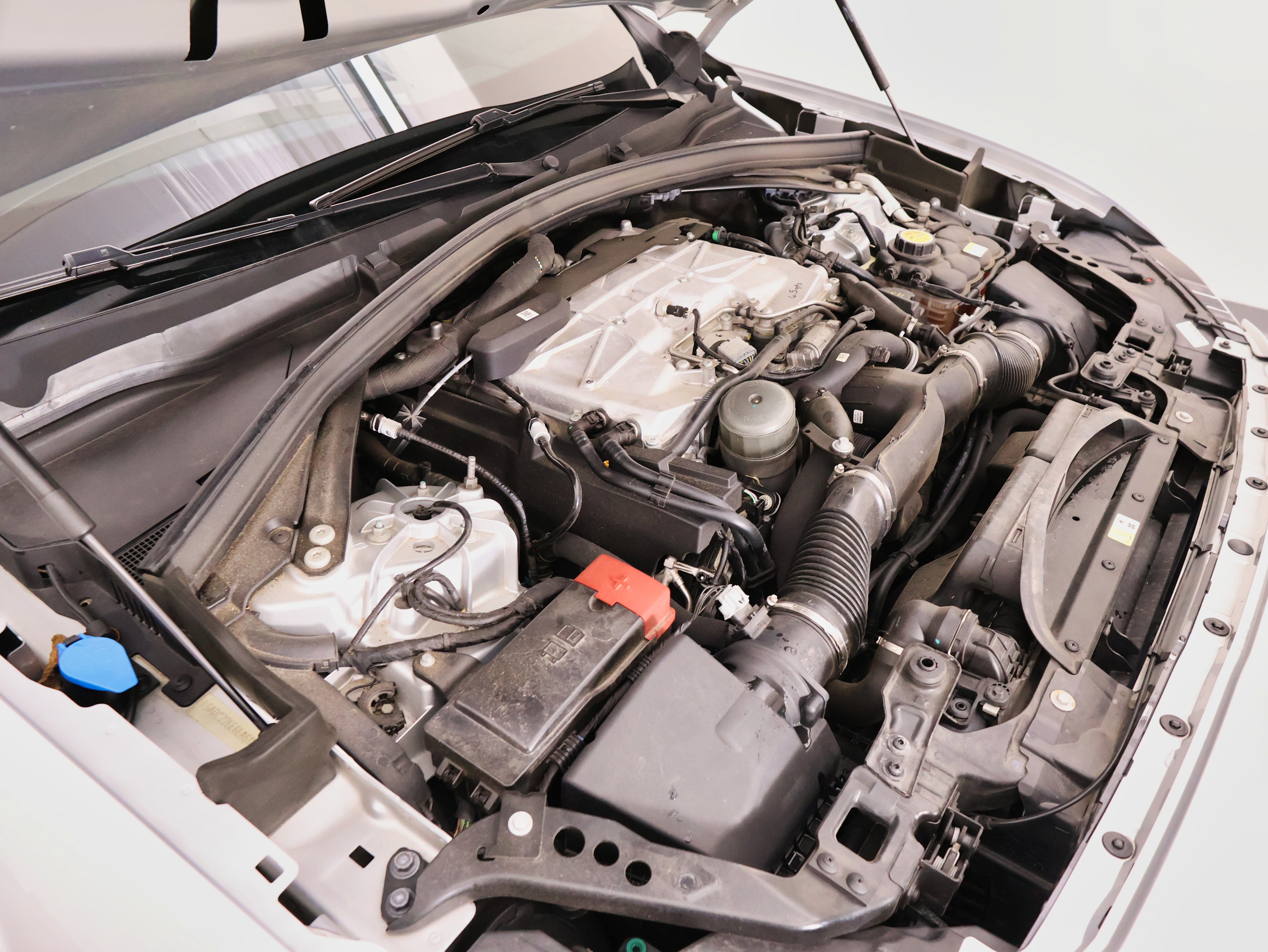 Used 2020 Jaguar F-PACE SVR image 59