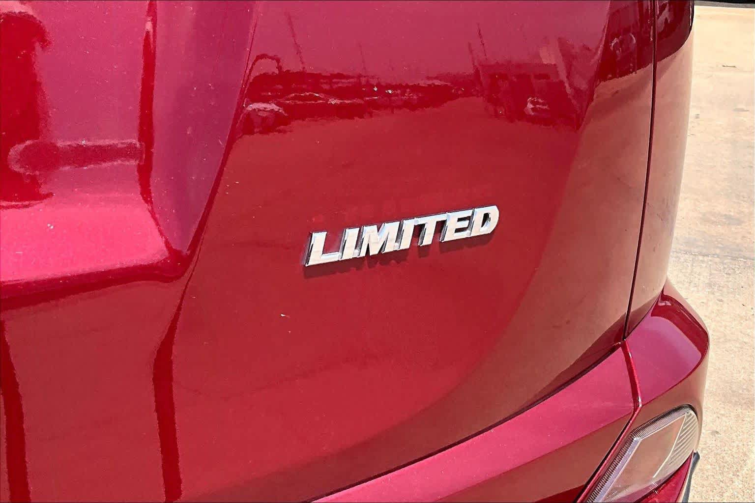 Used 2018 Toyota RAV4 Limited FWD image 30