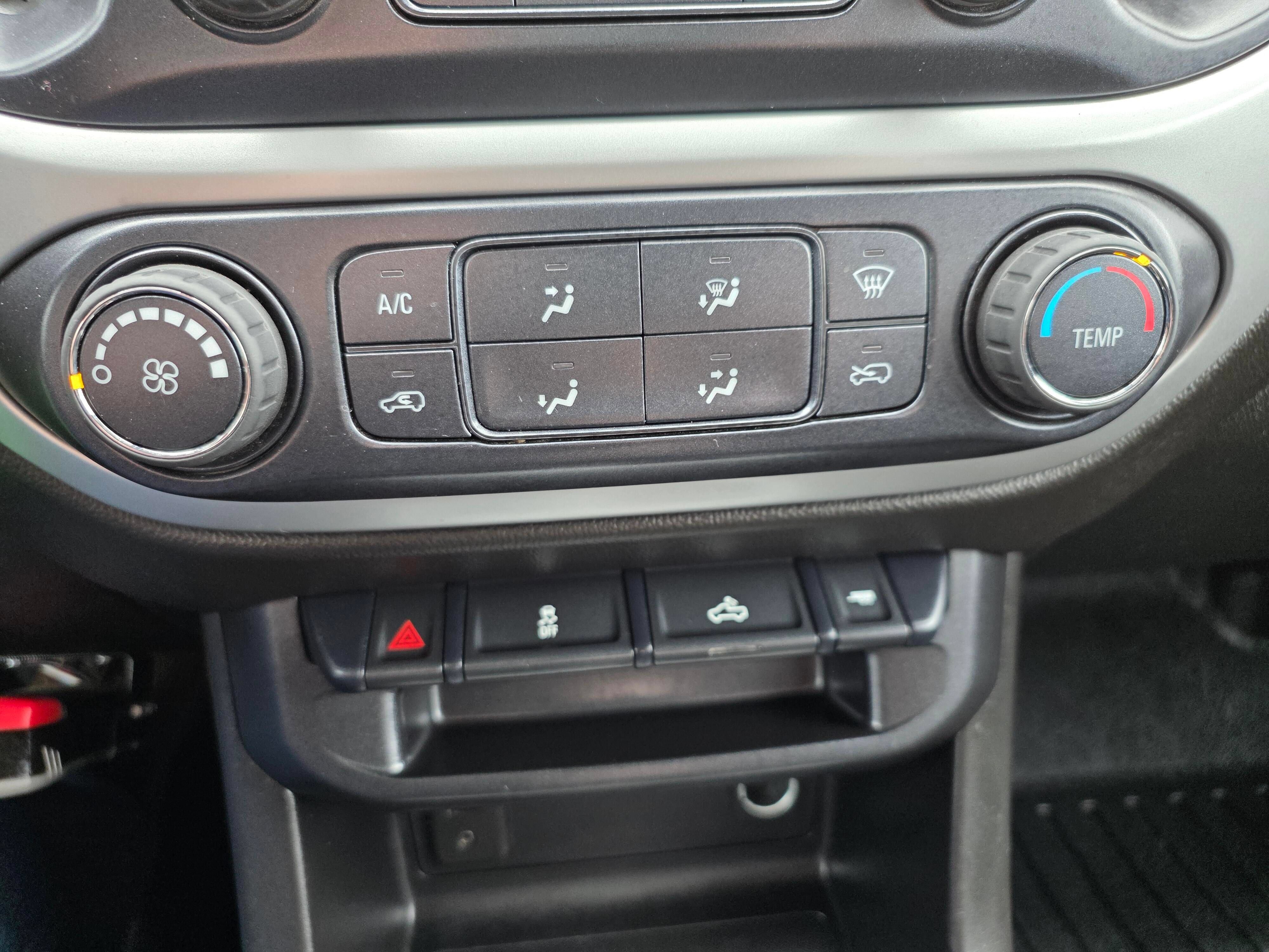 Used 2018 Chevrolet Colorado LT AWD/4WD image 16