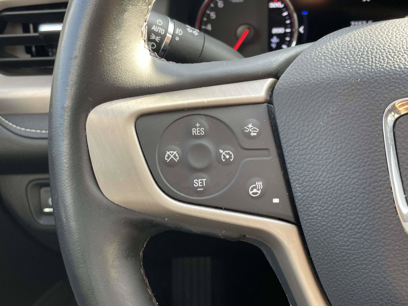 Used 2023 GMC Acadia Denali w/ Denali Technology Package FWD image 21