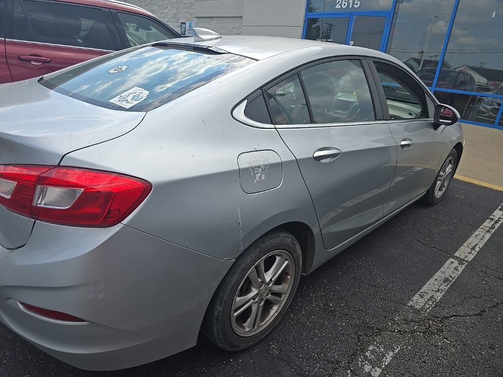 Used 2017 Chevrolet Cruze LT FWD image 6