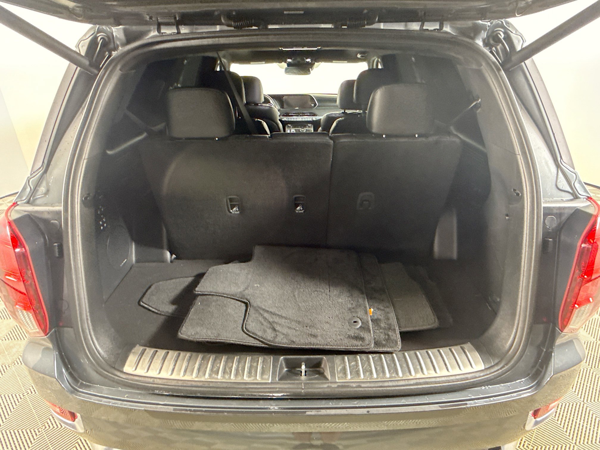 Used 2021 Hyundai Palisade Calligraphy w/ Cargo Package image 35