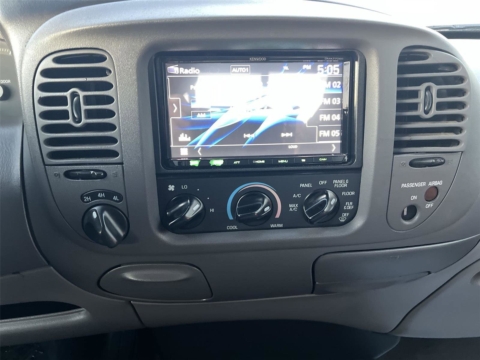 Used 1998 Ford F150 XLT image 18