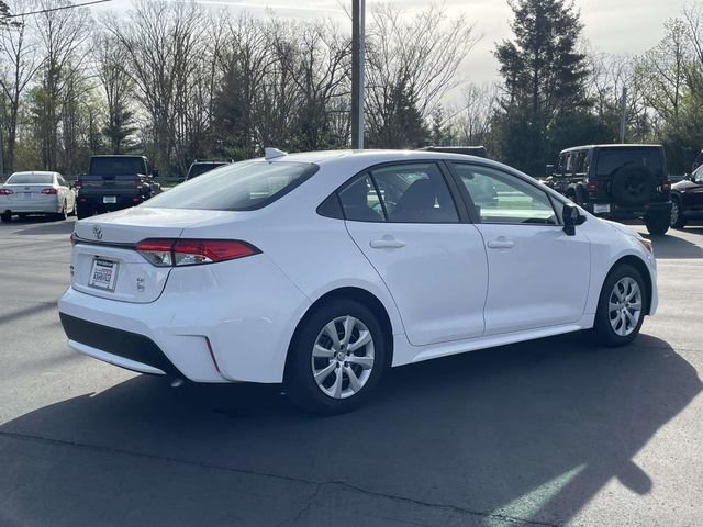 Used 2022 Toyota Corolla LE image 4