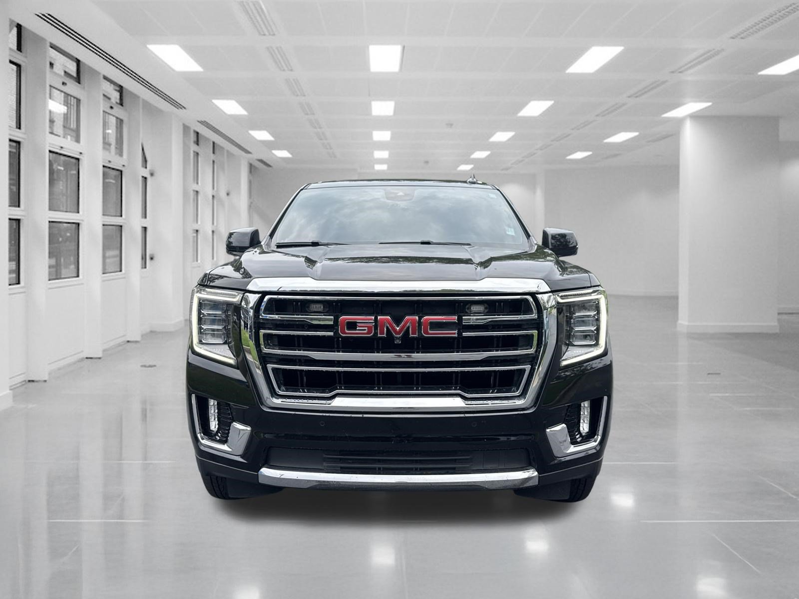 Used 2024 GMC Yukon SLT w/ SLT Premium Package AWD/4WD image 2