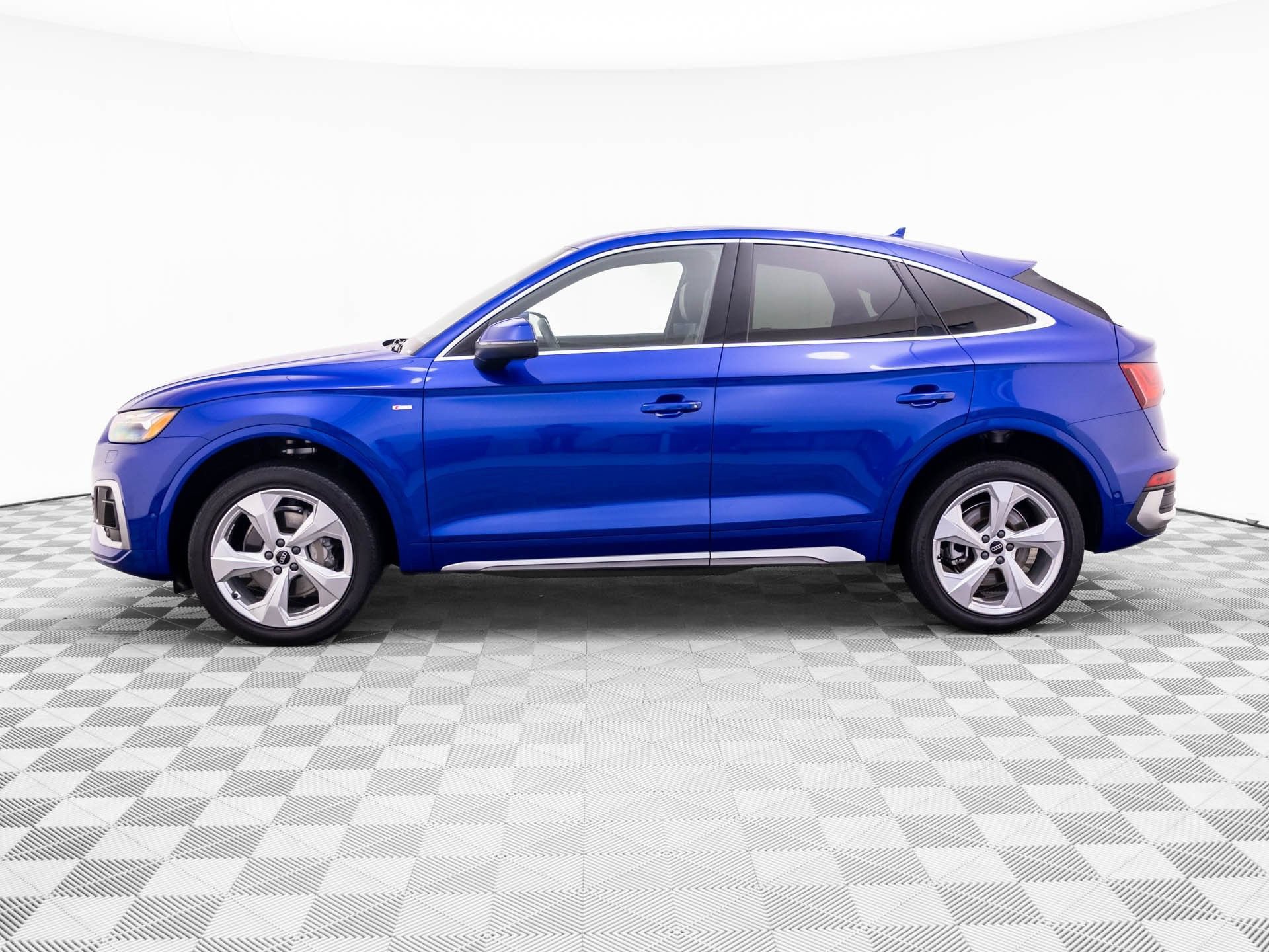 Used 2023 Audi Q5 2.0T Prestige w/ Prestige Package AWD/4WD image 2