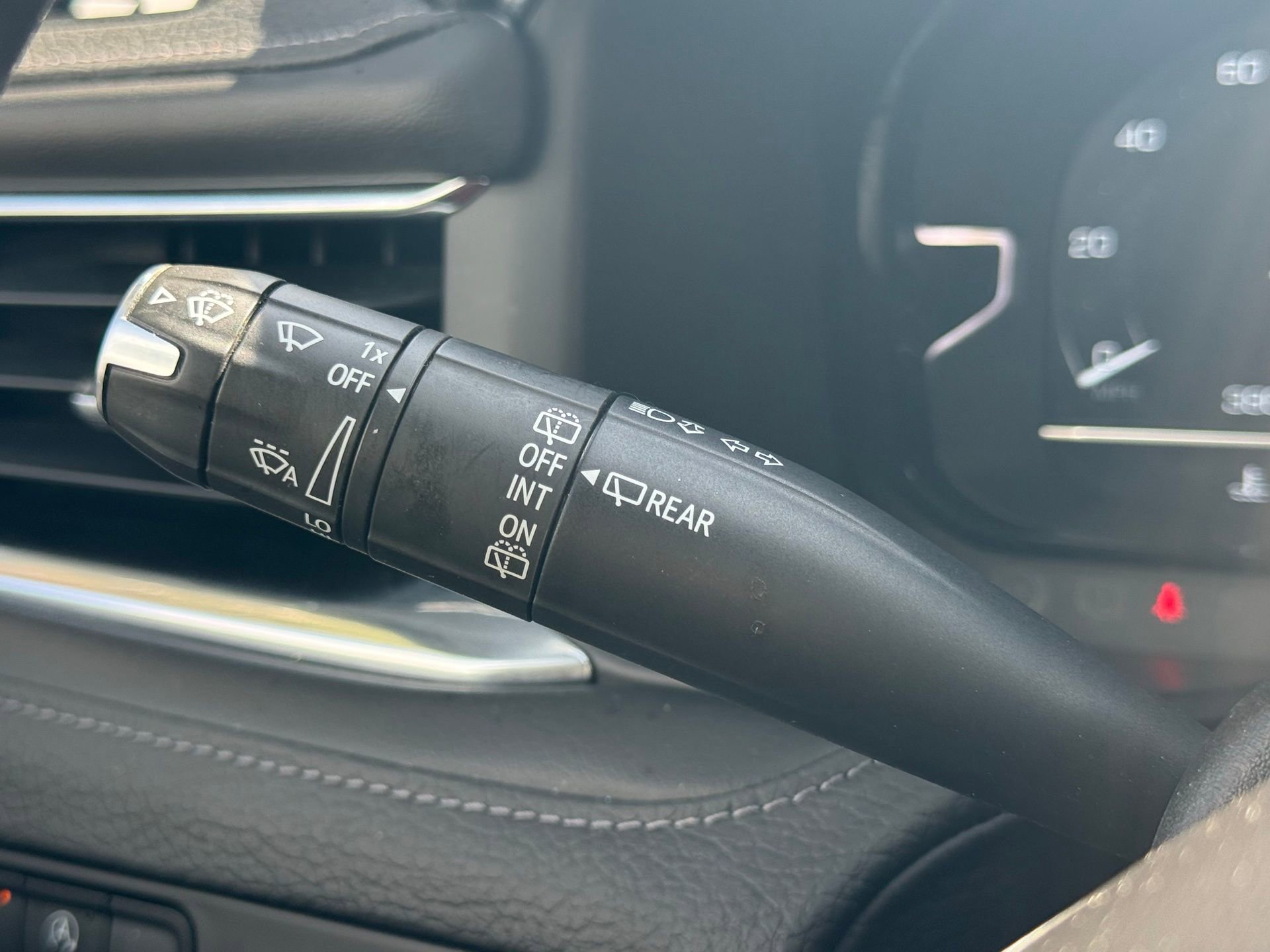 Used 2023 GMC Yukon XL Denali image 39