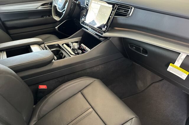 New 2026 Jeep Grand Wagoneer Limited AWD/4WD image 14
