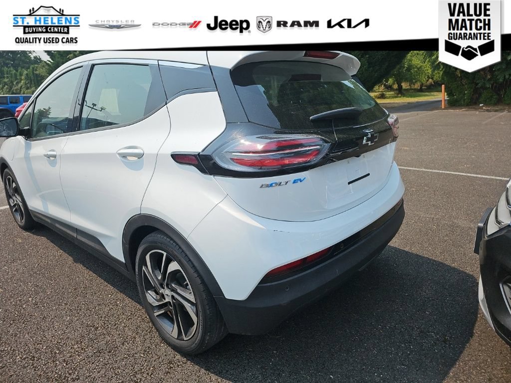 Used 2022 Chevrolet Bolt LT w/ Infotainment Package FWD image 4