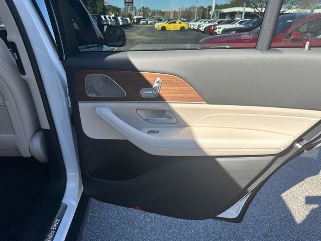 Used 2025 Mercedes-Benz GLS 450 4MATIC image 33