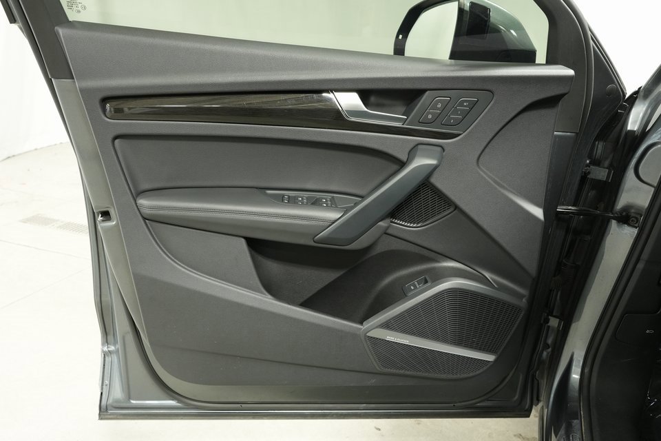 Used 2020 Audi Q5 2.0T Premium Plus w/ Premium Plus Package image 18