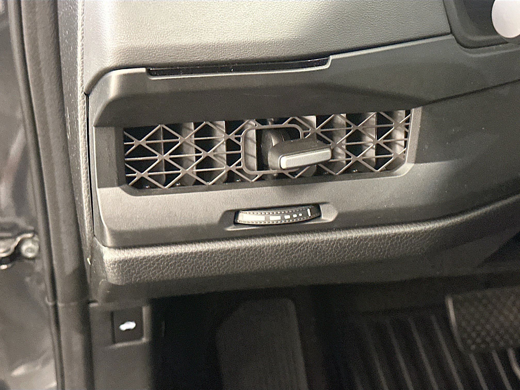 Used 2025 Honda Accord SE image 17