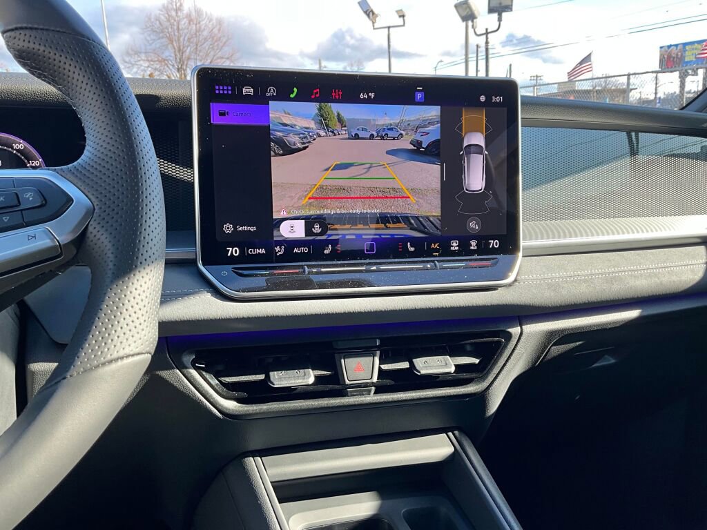 New 2026 Volkswagen Tiguan SE R-Line image 17