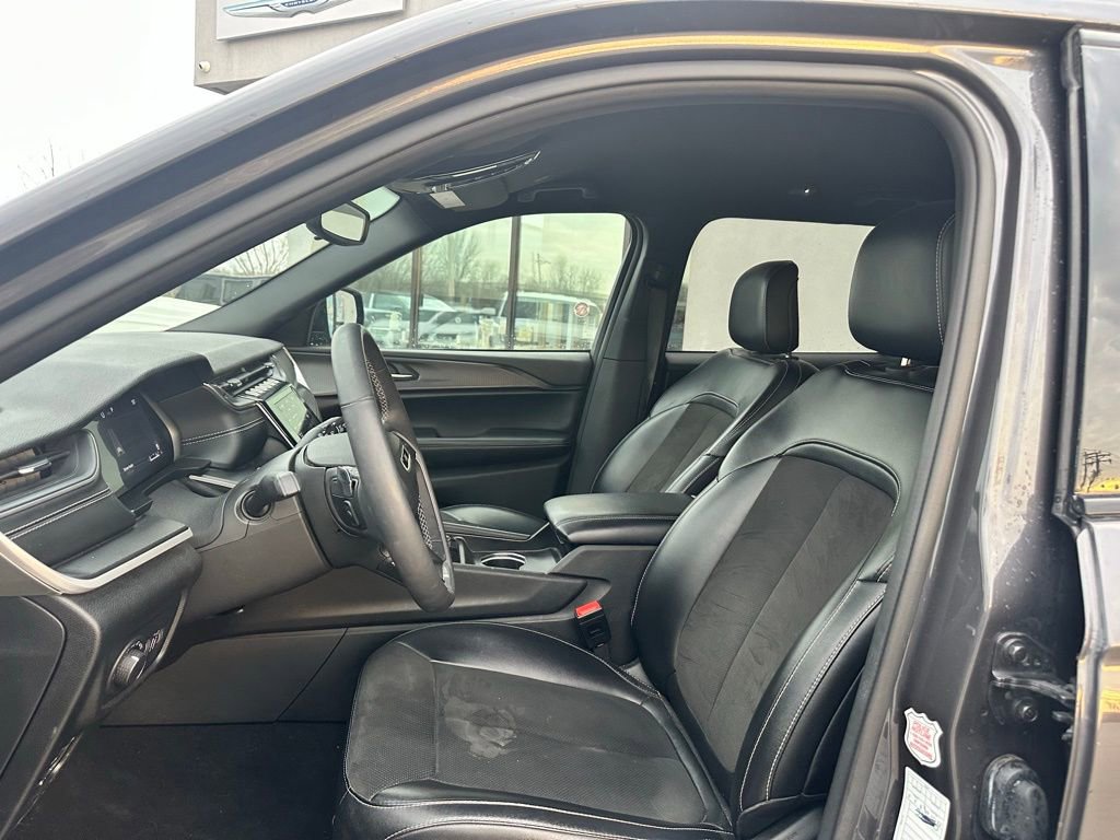 Used 2024 Jeep Grand Cherokee L Laredo image 23