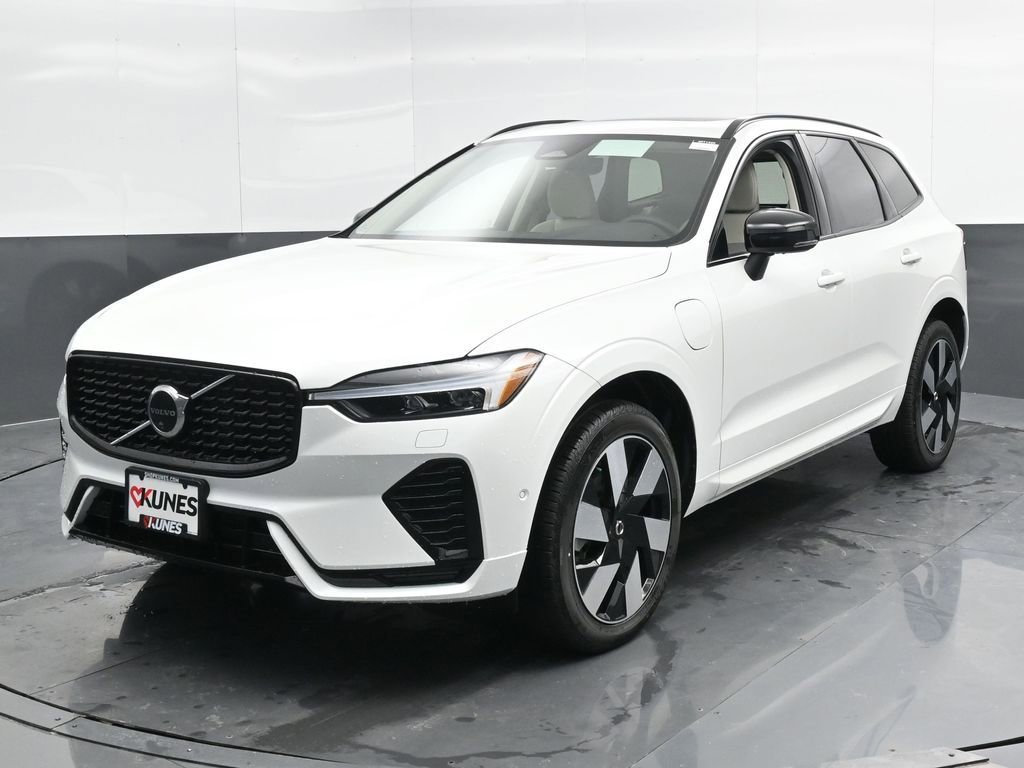 New 2025 Volvo XC60 T8 Plus w/ Protection Package Premier image 5