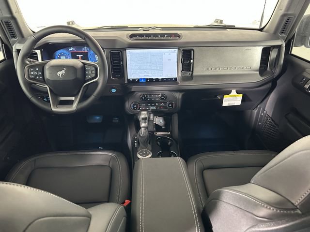 Used 2025 Ford Bronco Badlands image 12