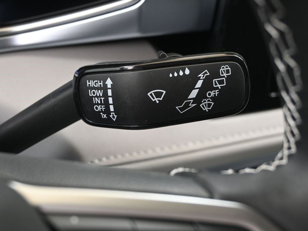 New 2025 Volkswagen Taos SE image 27