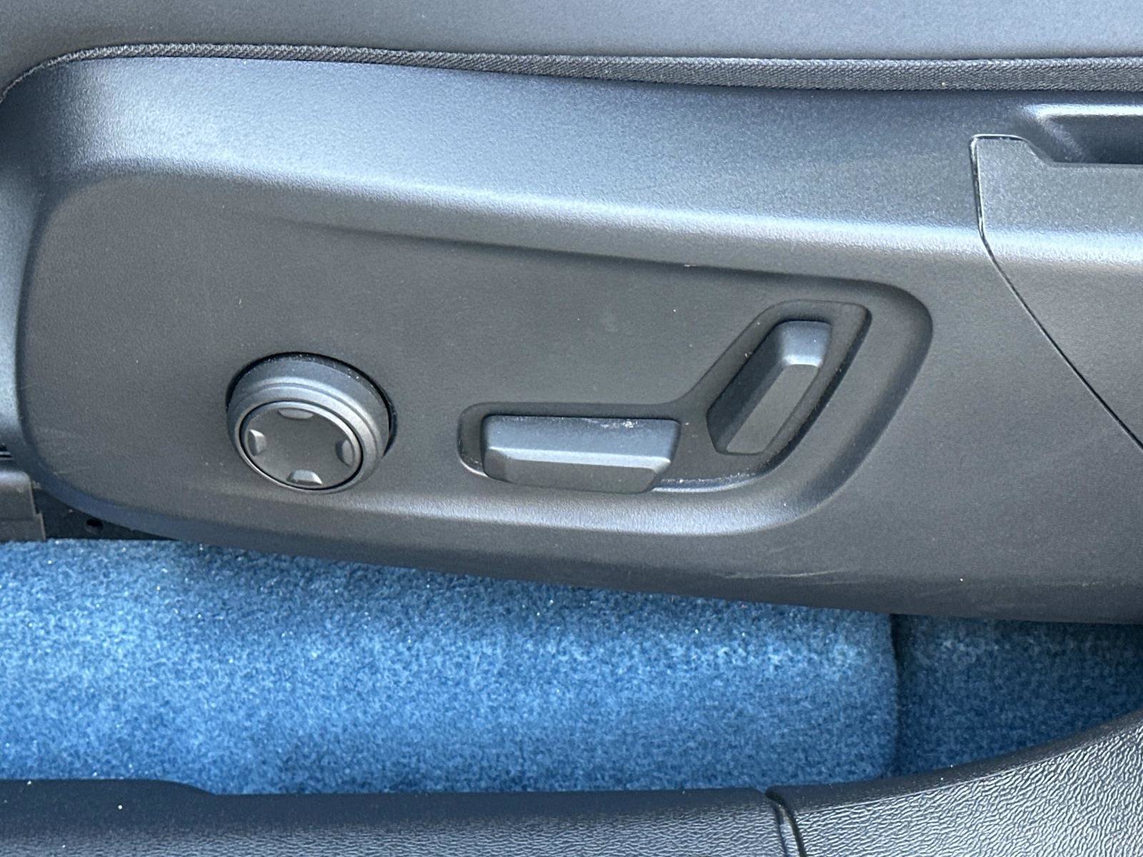 Certified 2023 Volvo C40 P8 Recharge Plus image 18