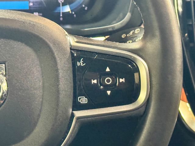 Used 2024 Volvo V60 B5 Cross Country Plus w/ Protection Package Premier image 37