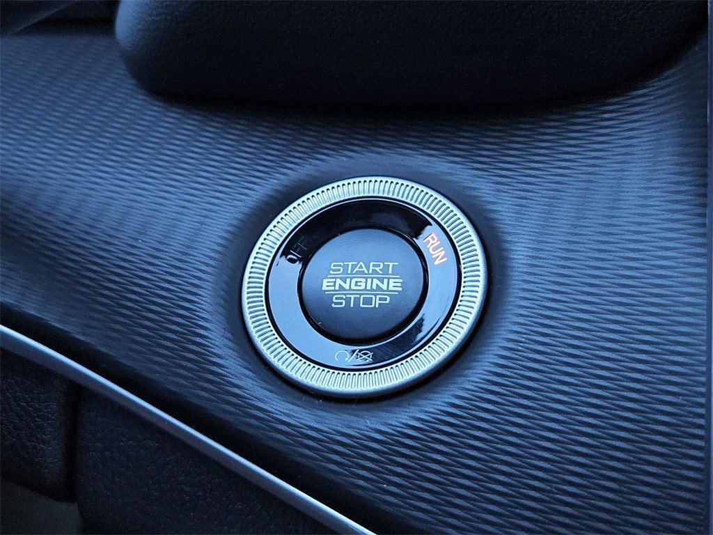 New 2025 Jeep Grand Cherokee L Laredo w/ Luxury Tech Group I image 23