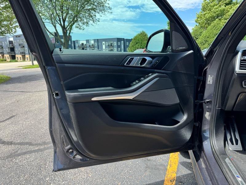 Used 2020 BMW X5 xDrive40i w/ M Sport Package AWD/4WD image 13