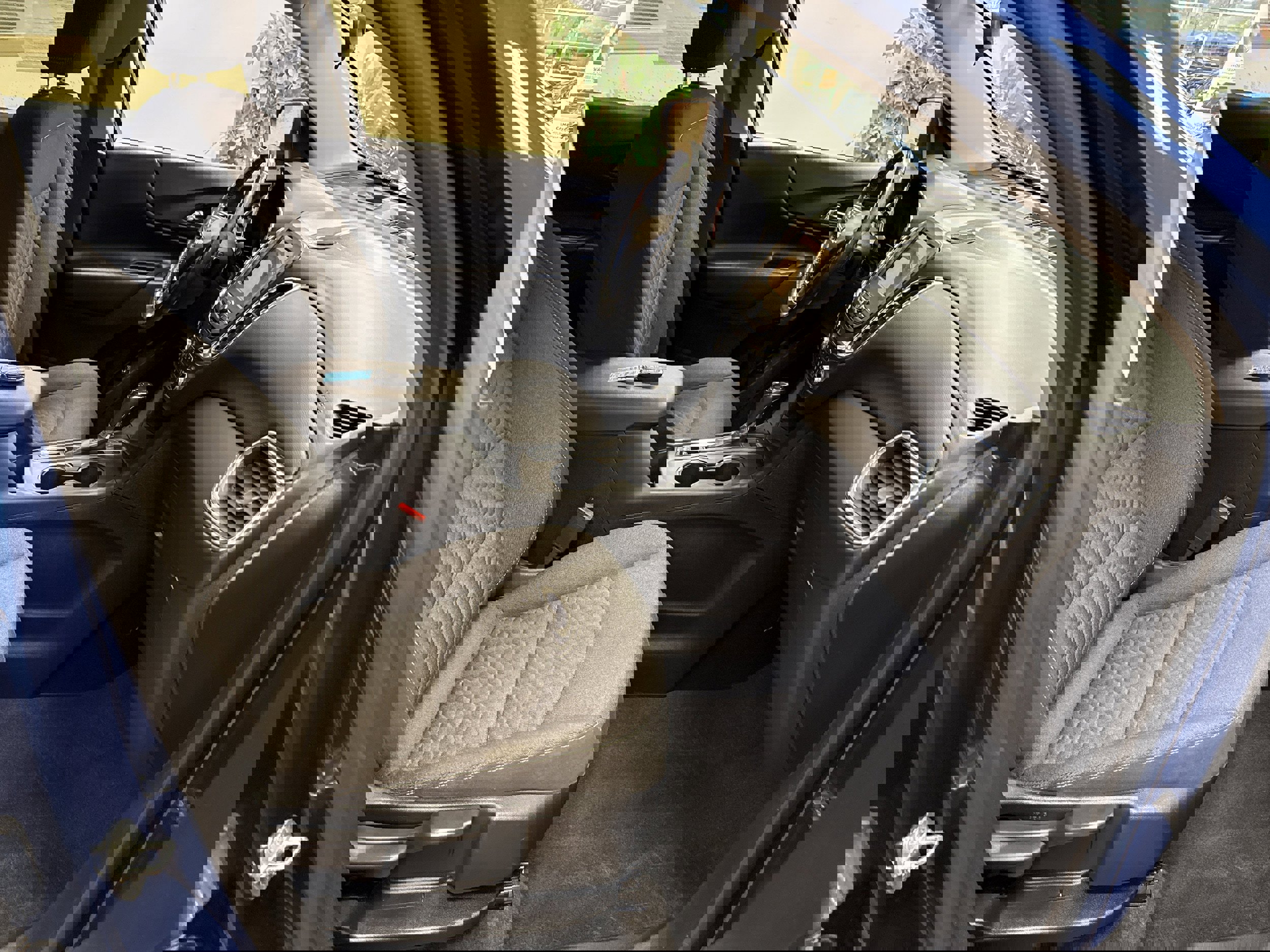 Used 2019 Chevrolet Equinox LT w/ Driver Convenience Package image 23