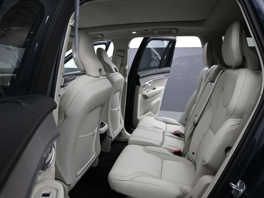 New 2026 Volvo XC90 B6 Ultra w/ Protection Package image 21