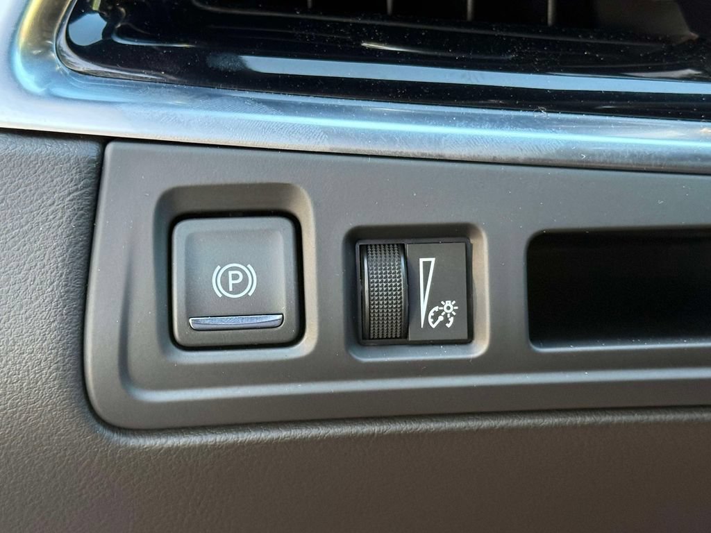 Certified 2024 Cadillac XT6 Luxury AWD/4WD image 30