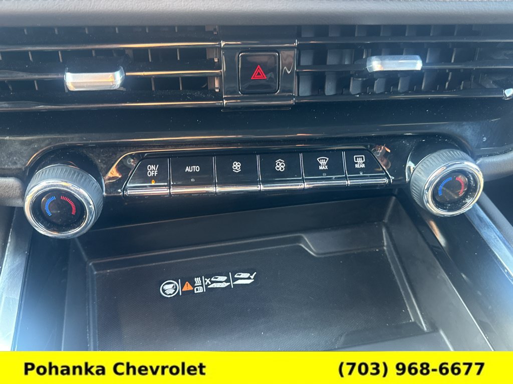 Used 2025 Chevrolet Suburban High Country AWD/4WD image 18