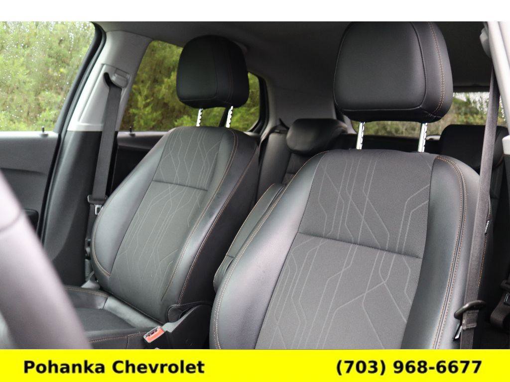 Certified 2022 Chevrolet Trax LT w/ LT Convenience Package image 23