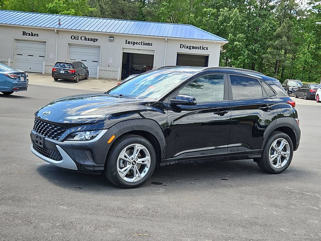 Used 2023 Hyundai Kona SEL w/ Cargo Package AWD/4WD image 3