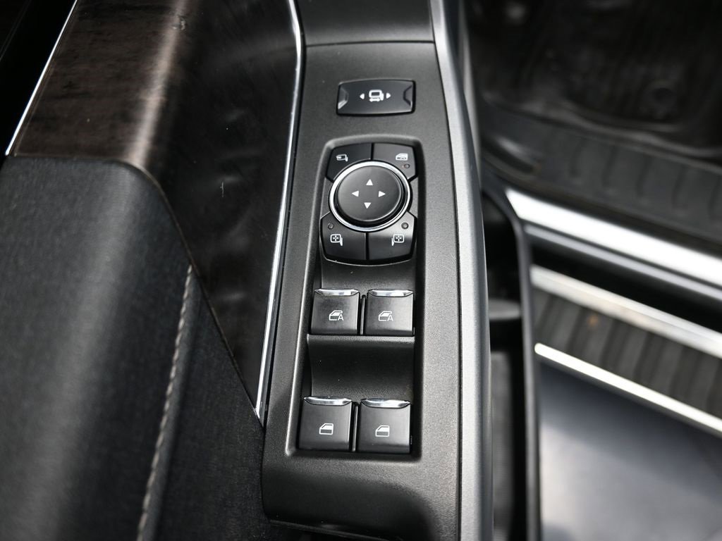 Used 2024 Ford F350 Lariat image 6