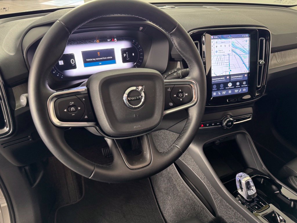 Certified 2025 Volvo XC40 B5 Plus AWD/4WD image 20